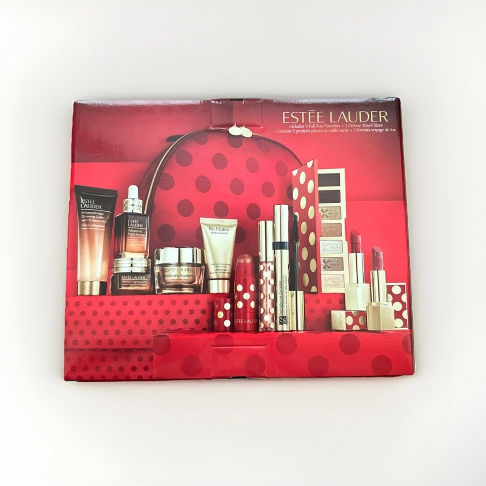 Estée Lauder 2025 Holiday Blockbuster Glow Beauty Set - Picture 3 of 3